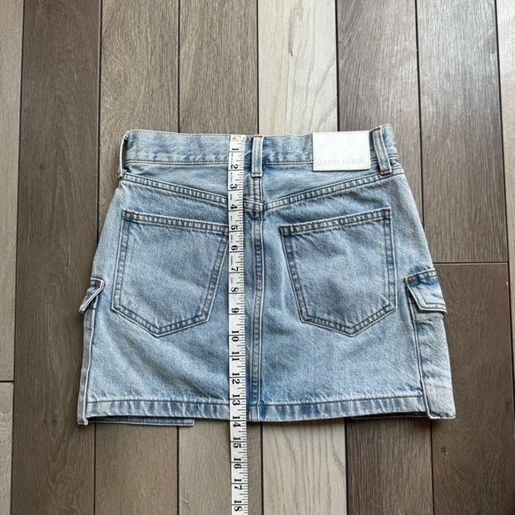 Aritzia Denim Forum Mid-Rise Cargo Skirt | Size: 23 | Excellent Condition - Picture 6 of 7